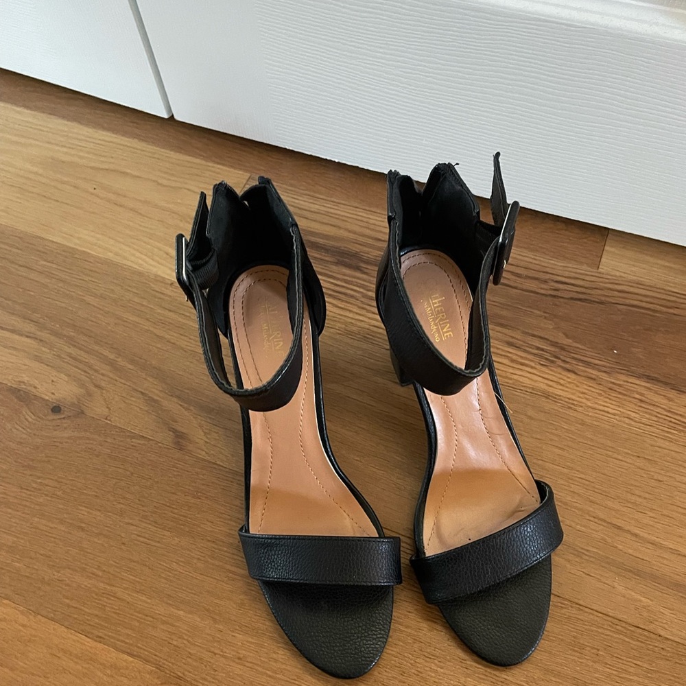 Black Heels - Picture 5 of 6
